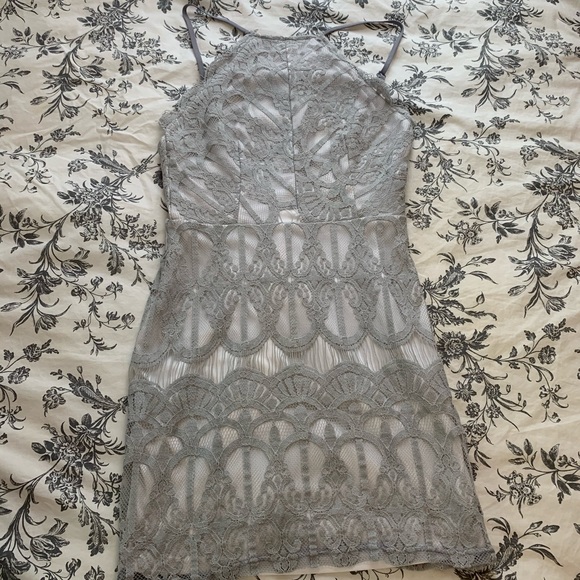 Tobi lace mini dress - Picture 2 of 5